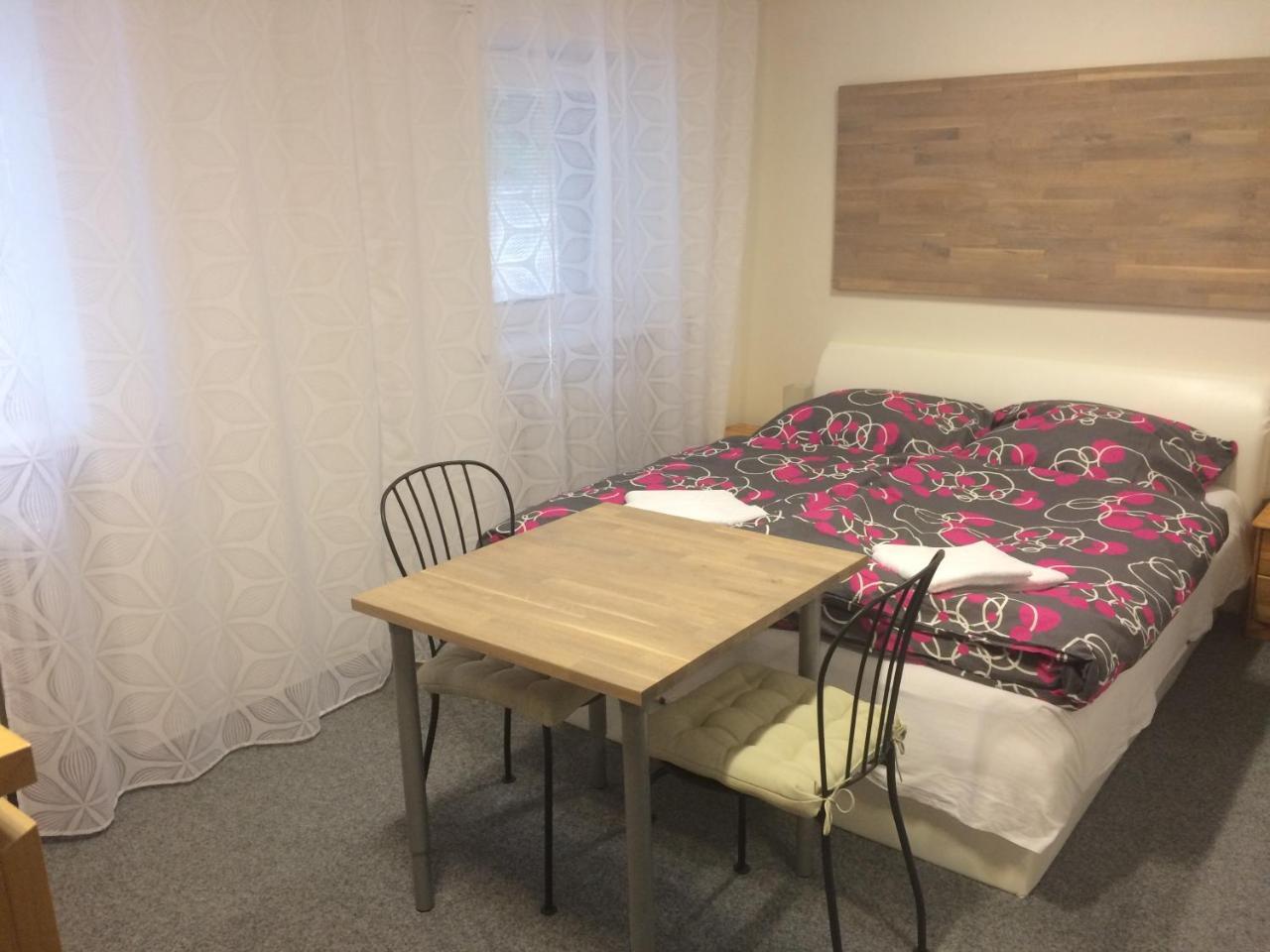 Apartman Brno Jelenice Buitenkant foto